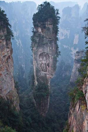 Một bức tượng phật ở Tu viện Ngyen Khag Taktsang.