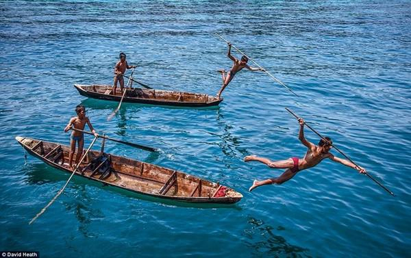 Phải mất 5 năm và 8 chuyến đi tới Myanmar, David mới có thể cảm nhận được phần nào vẻ đẹp của đất nước châu Á tuyệt vời này. Phải mất 5 năm và 8 chuyến đi tới Myanmar, David mới có thể cảm nhận được phần nào vẻ đẹp của đất nước châu Á tuyệt vời này.