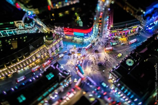 Bộ ảnh thủ đô London về đêm là một phần trong dự án mà Vincent Laforet đang thực hiện và có thể in thành sách có tên là Air. ve-dep-london-ve-dem-tu-do-cao-gan-2-000-m-ivivu-6