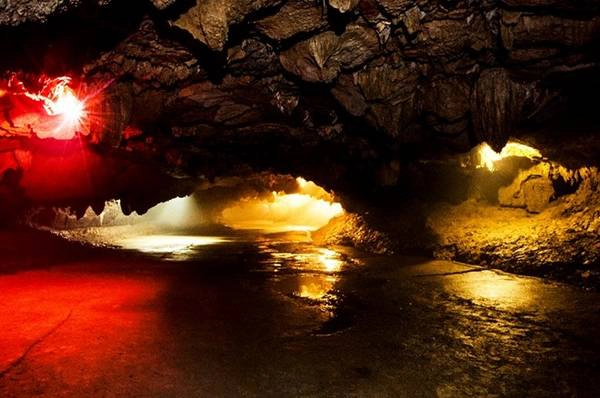 Động có chiều dài 700 m bao gồm động khô dài 200 m và động nước dài 500 m. Động có chiều dài 700 m bao gồm động khô dài 200 m và động nước dài 500 m.
