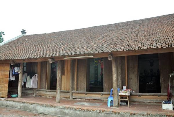 Nếp nhà cổ ở Đường Lâm. Nếp nhà cổ ở Đường Lâm.