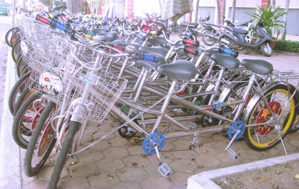 Những chiếc xe đạp đôi thích hợp cho các bạn trẻ khám phá ngõ ngách của thành phố biển Quy Nhơn Những chiếc xe đạp đôi thích hợp cho các bạn trẻ khám phá ngõ ngách của thành phố biển Quy Nhơn