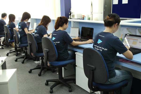 Phòng Content tại iVIVU.com luôn cập nhật những thông tin du lịch nhanh nhất và mới nhất về điểm đến cho khách hàng Phòng Content tại iVIVU.com luôn cập nhật những thông tin du lịch nhanh nhất và mới nhất về điểm đến cho khách hàng