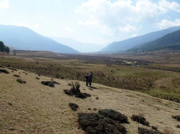 Bhutan, số 5 Dùng trong vẻ đẹp của thung lũng Phobjikha ở Bhutan. Thung lũng này được làm đầy với những con đường mòn đi bộ đường dài xinh đẹp với tầm nhìn tuyệt đẹp. Bất cứ nơi nào một đi ở Bhutan, có những cơ hội vô tận cho thấy khung cảnh đẹp và trải nghiệm văn hóa phong phú của đất nước. - Willie và Katie Bittner, La Crosse, Wisconsin (Đăng ngày 26 tháng tư)