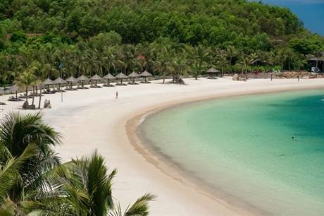 Du lịch Nha Trang - bãi biển thuộc khu nghỉ dưỡng Vinpearl - iVIVU.com