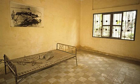 Tuol Sleng prison cambodia cell