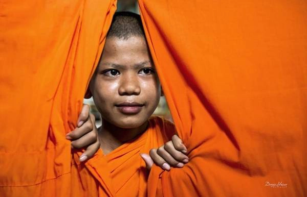 Một chú tiểu ở Trà Vinh. Ảnh của Derya Yazar. Một chú tiểu ở Trà Vinh. Ảnh của Derya Yazar.