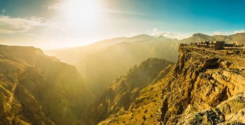 Khu nghỉ dưỡng Alila Jabal Akhdar có tầm nhìn vô cùng tuyệt vời với không gian khoáng đạt. Khu nghỉ dưỡng Alila Jabal Akhdar có tầm nhìn vô cùng tuyệt vời với không gian khoáng đạt.