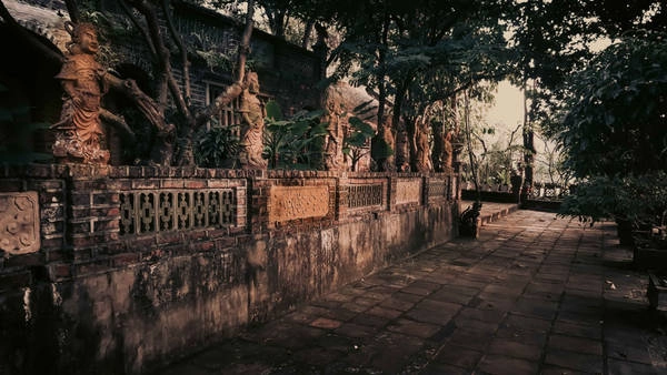 Kể từ khi Việt phủ Thành Chương hoàn thành những công trình đầu tiên, hàng năm nơi đây đã đón rất nhiều du khách trong và ngoài nước đến tham quan.