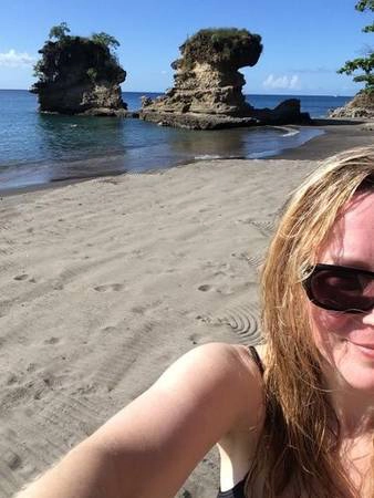 Bãi biển Anse Mamin,St Lucia: Bãi biển nhỏ còn mang vẻ đẹp nguyên sơ với những cột đá độc đáo mọc trên bờ biển. vinhhanlongdiadiemselfiedepnhathanhtinh-ivivu-9
