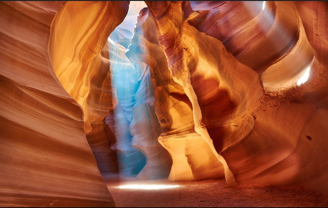 Antelope Canyon là một tác phẩm chạm khắc điêu luyện mà thiên nhiên ban tặng cho nước Mỹ.