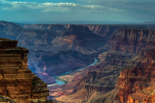 Hẻm núi Grand Canyon của Mỹ cuốn hút du khách bởi vẻ đẹp tráng lệ pha lẫn huyền bí.