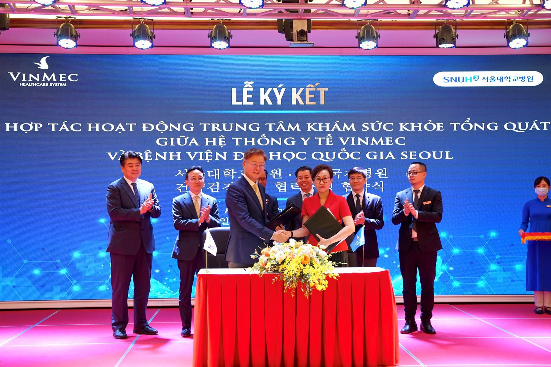Lễ ký kết với Bệnh viện ĐHQG Seoul