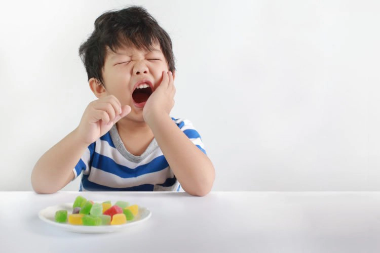 Cha mẹ cần làm gì với bệnh viêm lợi ở trẻ?