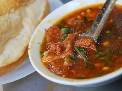 Bánh mì sốt vang dao động từ khoảng 30.000 - 45.000 đồng/suất. (Ảnh: Internet) Bánh mì sốt vang dao động từ khoảng 30.000 - 45.000 đồng/suất. (Ảnh: Internet)