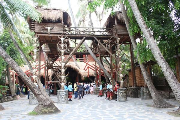 Làng văn hóa dân tộc Lê: Đến đây, bạn sẽ được tìm hiểu về đời sống, văn hóa của một trong những dân tộc có lịch sử lâu đời ở Trung Quốc. Làng văn hóa dân tộc Lê: Đến đây, bạn sẽ được tìm hiểu về đời sống, văn hóa của một trong những dân tộc có lịch sử lâu đời ở Trung Quốc.