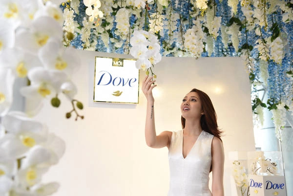 vuon-ngan-hoa-ben-ho-dia-diem-song-ao-khong-the-bo-lo-dip-8-3-nay-ivivu-3