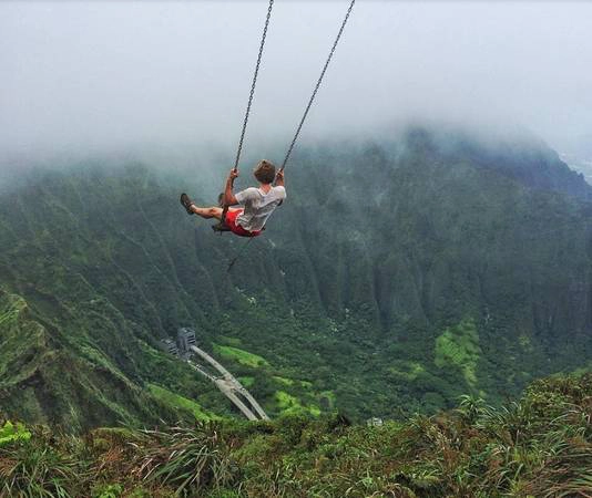 Chưa rõ xích đu được dựng từ bao giờ, nhưng rõ ràng đây là một trò chơi không an toàn. Ảnh: Solhaugen/Instagram. Chưa rõ xích đu được dựng từ bao giờ, nhưng rõ ràng đây là một trò chơi không an toàn. Ảnh: Solhaugen/Instagram.