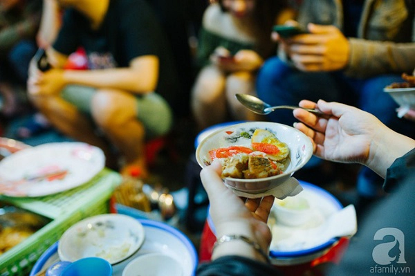 xoi-co-son-quan-xoi-ha-noi-rat-ngon-nhung-muon-an-phai-cho-lau-nhu-xem-co-dau-8-tuoi-ivivu-11