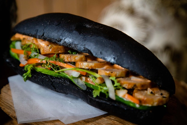 banh-mi-bamimo-ha-long-ivivu-1