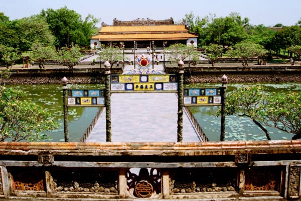 Đến Huế để sống lại quảng thời gian cổ xưa. Ảnh: hueworldheritage.