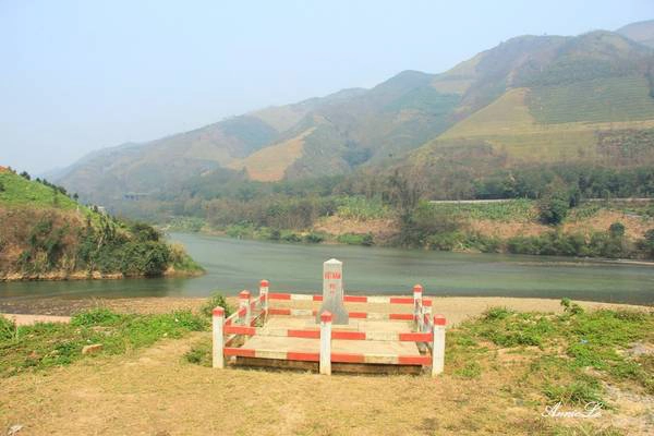 Lũng Pô cũng là nơi ghi dấu con sông Hồng bắt đầu chảy vào đất Việt. Bộ ảnh chụp ngày 3/3.