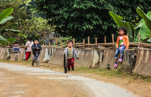 Đến Y Tý, bạn còn có thể trải nghiệm cuộc sống của người bản địa. Bạn sẽ bắt gặp hình ảnh những đứa trẻ đang nô đùa. Đến Y Tý, bạn còn có thể trải nghiệm cuộc sống của người bản địa. Bạn sẽ bắt gặp hình ảnh những đứa trẻ đang nô đùa.
