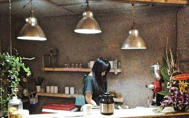 [a]é Cafe - Hoàng Hoa Thám