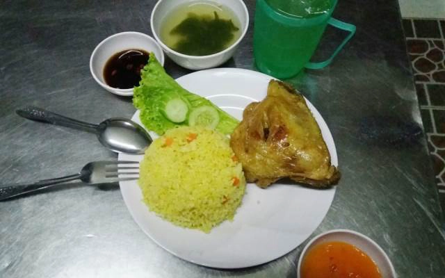 Quán Ăn 79 - Cơm Chiên Gà Xối Mỡ