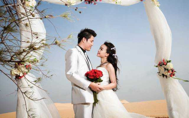 Áo cưới Tíc Tắc Studio - Cách Mạng Tháng 8