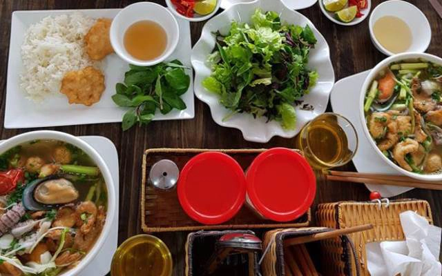 Ẩm Thực Làng Chài - Bún Hải Sản & Xôi Chả Mực