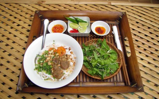 Quán Ăn Ẩm Thực Xứ Quảng - Phan Xích Long