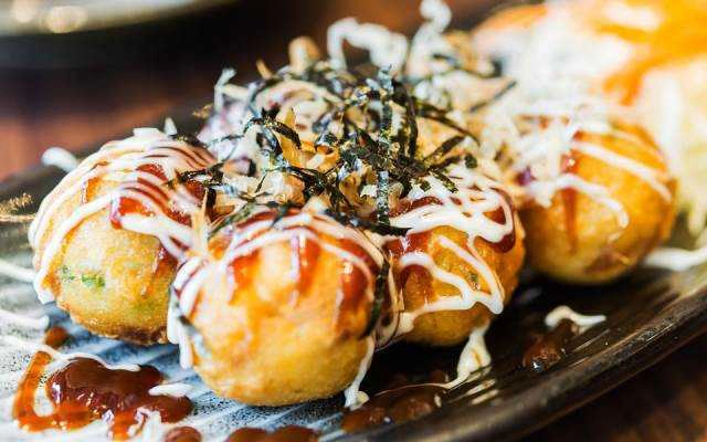 Ăn vặt 180 Độ C - Waffle & Takoyaki - Phạm Văn Đồng