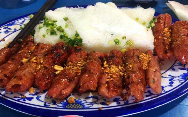 Ăn vặt 2 Ngon Quán - Nem Nướng & Bánh Hỏi