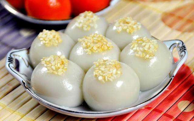 Ăn vặt 3 Chìm 7 Nổi - Bánh Trôi Nước Hạt Sen