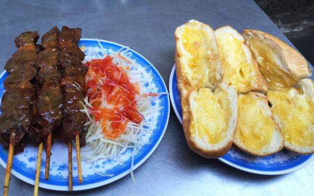 Ăn vặt A Tùng - Bánh Mì Bò Nướng Bơ Cambodia - Cống Quỳnh
