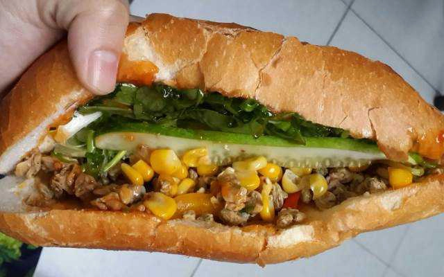 Ăn vặt Anh Bon - Bánh Mì Hến - Thành Thái