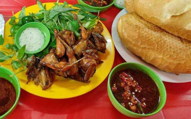 Ăn vặt Bà Già - Cút Chiên Bơ