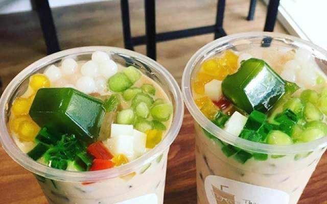Ăn vặt Bà Già Xteen - Trà Sữa & Bánh Flan