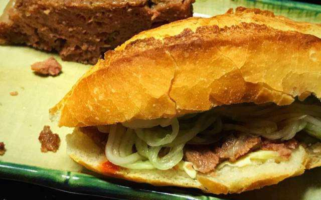 Ăn vặt Bà Khánh - Bánh Mì Pate