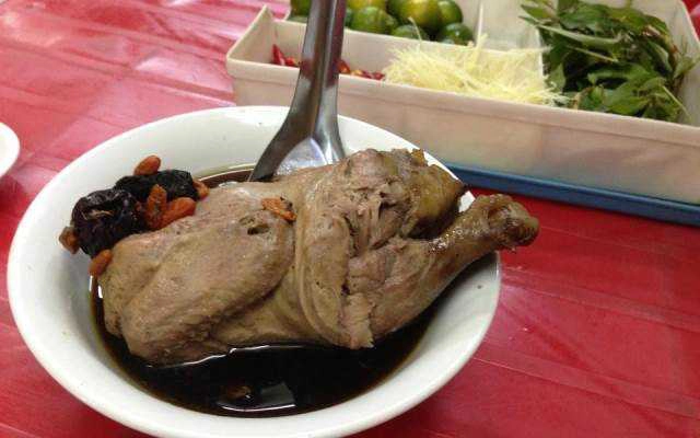 Ăn vặt Bà Nga - Gà Ác & Chim Câu Tần