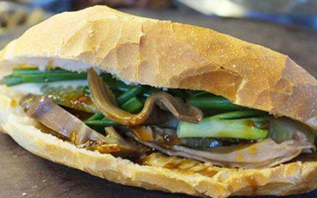 Ăn vặt Bà Sáu - Bánh Mì Phá Lấu - Hoàng Diệu