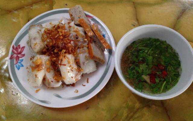 Ăn vặt Bà Yến - Bánh Cuốn Nóng