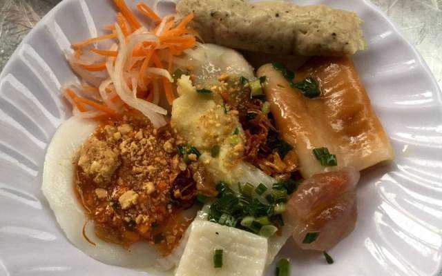 Ăn vặt Bánh Bèo Miền Trung - 779 Cách Mạng Tháng 8