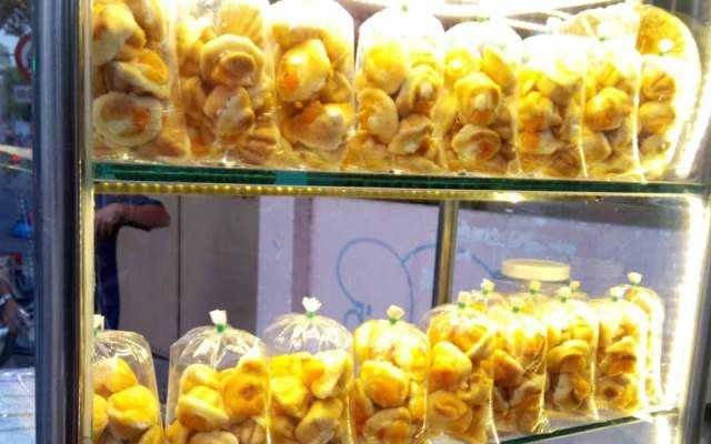 Ăn vặt Bánh Bông Lan Trứng Muối - Đặc Sản Vũng Tàu