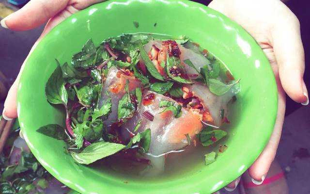 Ăn vặt Bánh Bột Lọc Chan Nước - Hồng Mai