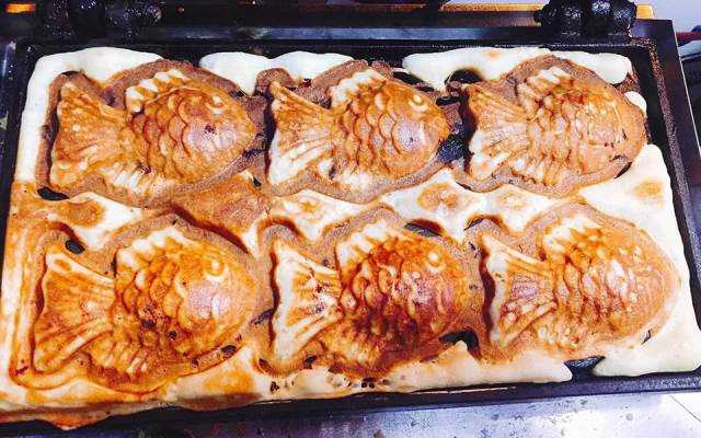 Ăn vặt Bánh Cá Chinh Phục