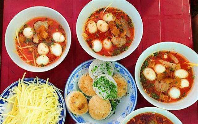 Ăn vặt Bánh Căn Lagi