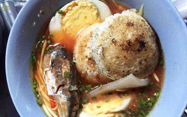 Ăn vặt Bánh Căn Phan Thiết
