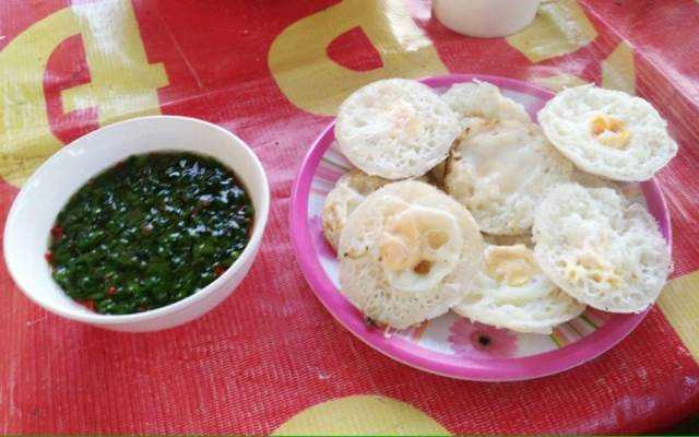 Ăn vặt Bánh Căn Vỉa Hè